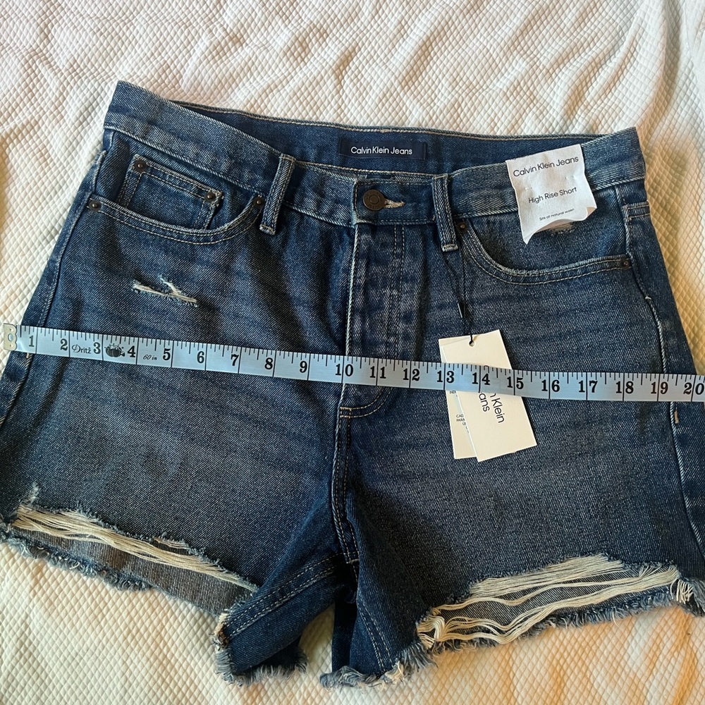 Calvin Klein High Rise Short - Picture 3 of 6